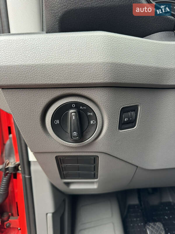 Грузовой фургон Volkswagen Crafter 2019 в Киеве