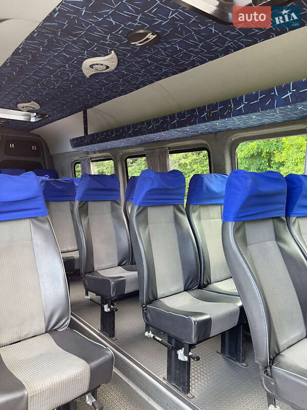 Пригородный автобус Volkswagen Crafter 2012 в Переяславе