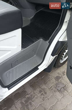 Грузовой фургон Volkswagen Crafter 2015 в 