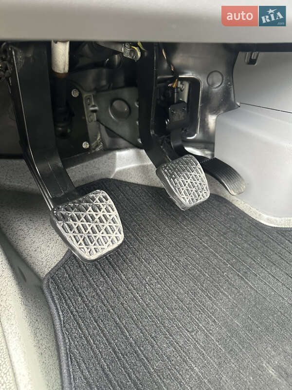 Вантажний фургон Volkswagen Crafter 2016 в Дубні