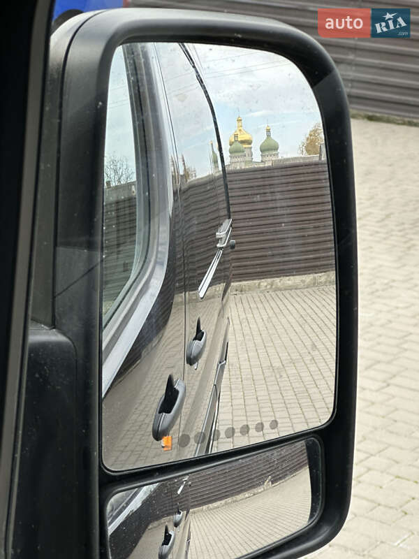 Вантажний фургон Volkswagen Crafter 2016 в Дубні