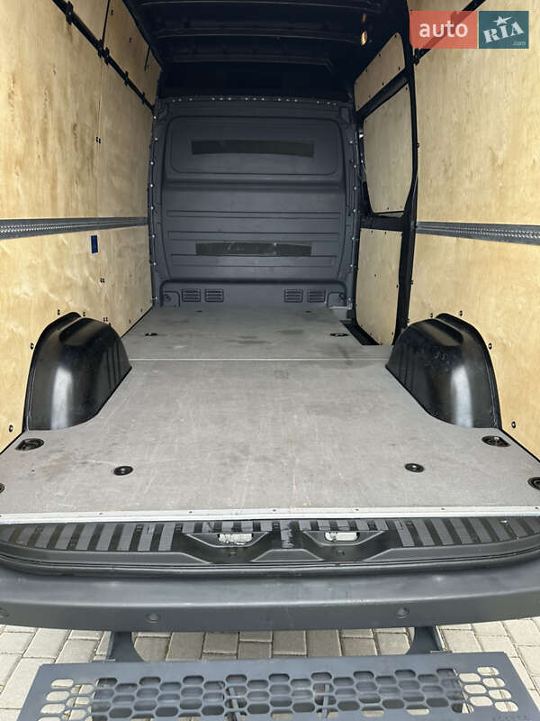 Вантажний фургон Volkswagen Crafter 2016 в Дубні