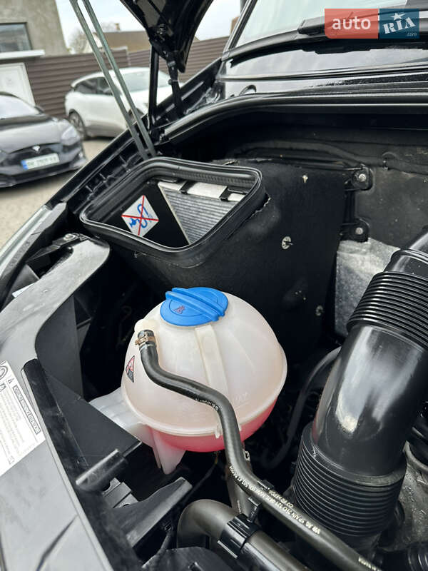 Вантажний фургон Volkswagen Crafter 2016 в Дубні