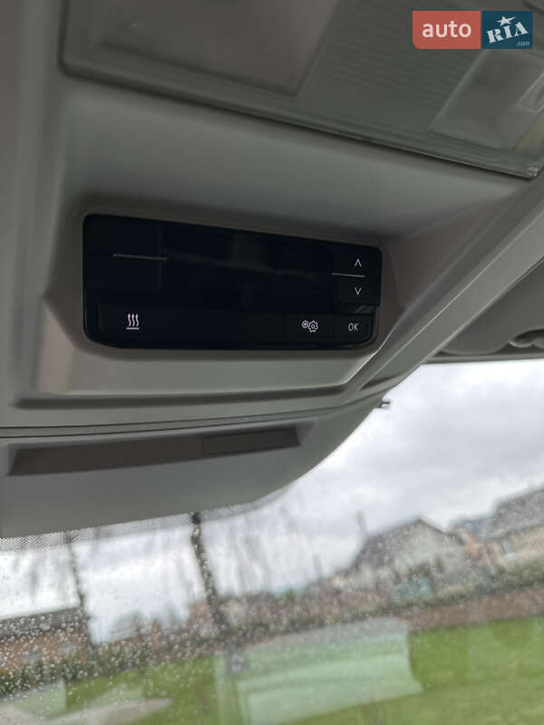 Вантажопасажирський фургон Volkswagen Crafter 2017 в Почаєві