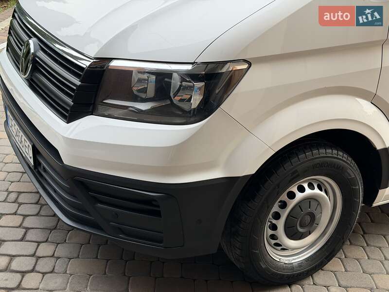 Вантажний фургон Volkswagen Crafter 2018 в Чернівцях