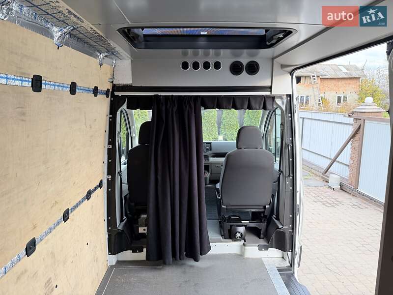 Вантажний фургон Volkswagen Crafter 2018 в Чернівцях