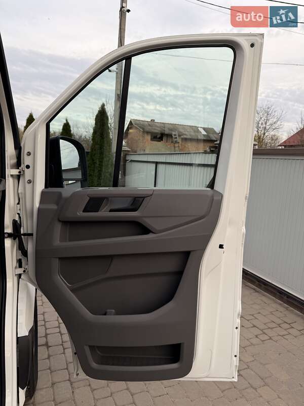 Вантажний фургон Volkswagen Crafter 2018 в Чернівцях