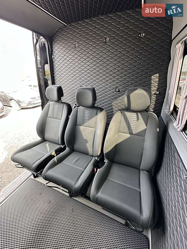 Вантажопасажирський фургон Volkswagen Crafter 2018 в Білогородці