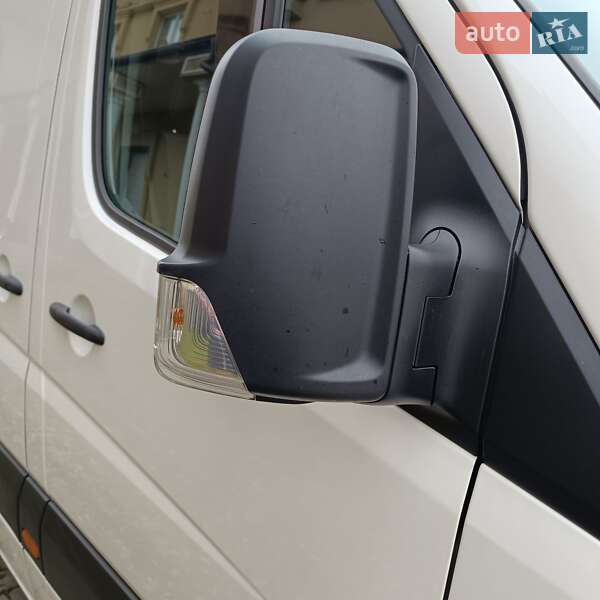 Вантажний фургон Volkswagen Crafter 2016 в Почаєві