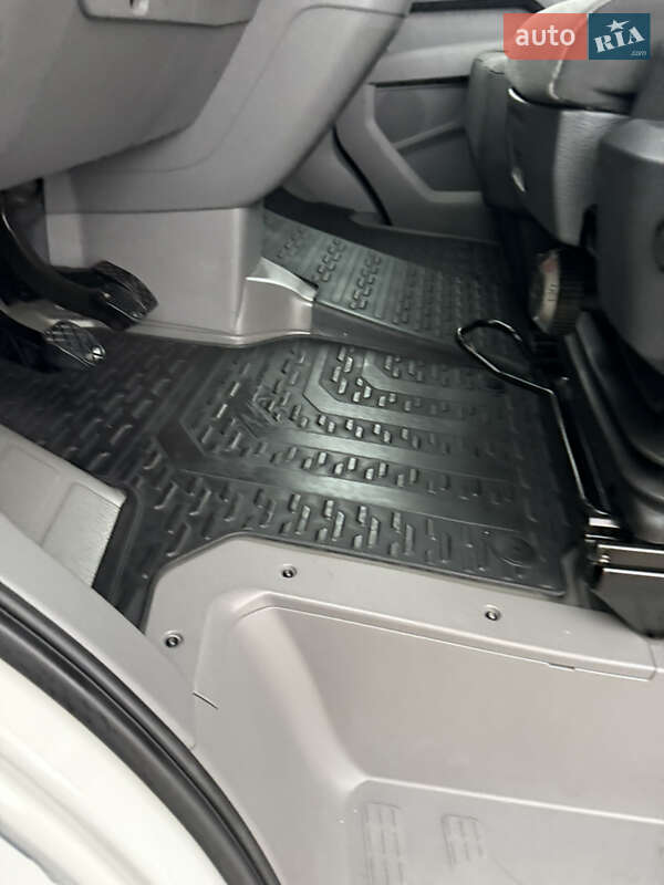 Грузовой фургон Volkswagen Crafter 2021 в Киеве