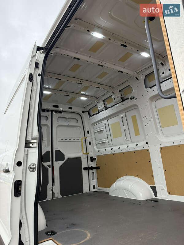 Грузовой фургон Volkswagen Crafter 2021 в Киеве