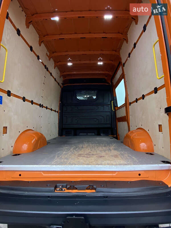 Грузовой фургон Volkswagen Crafter 2020 в Киеве