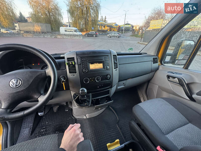 Автовоз Volkswagen Crafter 2012 в Ровно