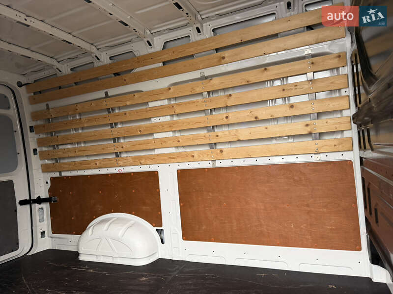 Вантажопасажирський фургон Volkswagen Crafter 2020 в Рівному