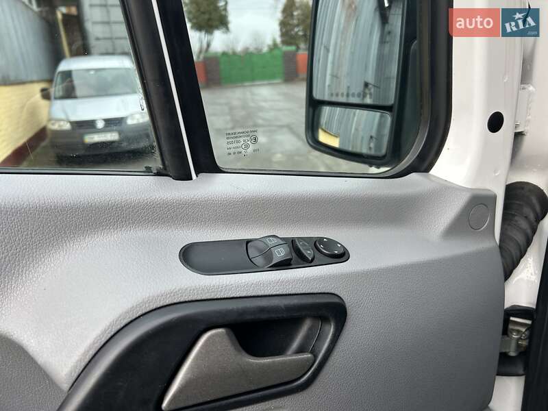 Вантажний фургон Volkswagen Crafter 2014 в Рівному