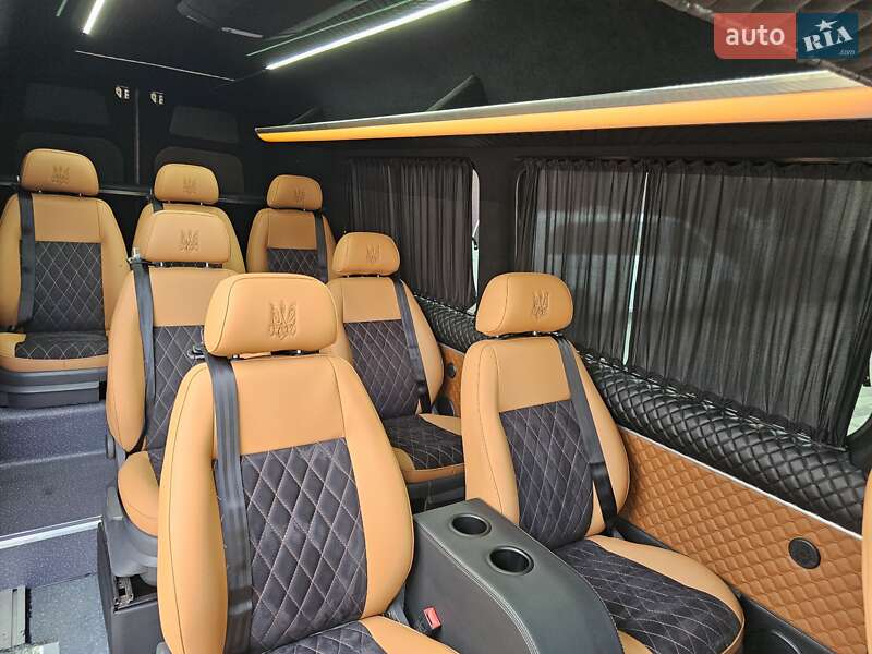 Микроавтобус Volkswagen Crafter 2016 в Киеве
