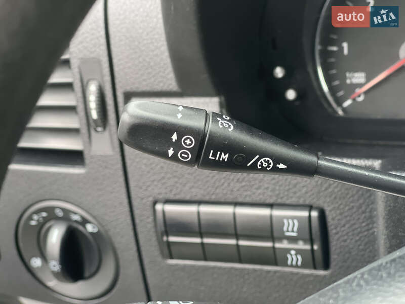 Вантажний фургон Volkswagen Crafter 2016 в Нововолинську