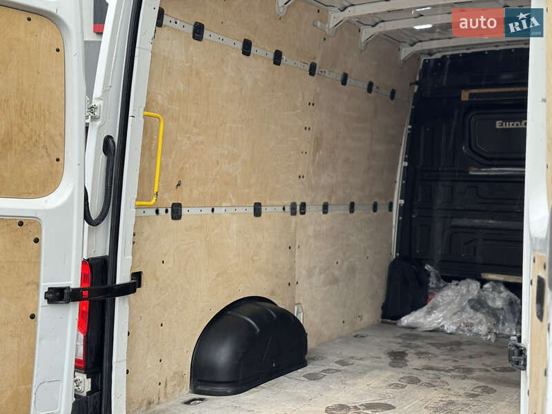 Вантажний фургон Volkswagen Crafter 2018 в Вінниці