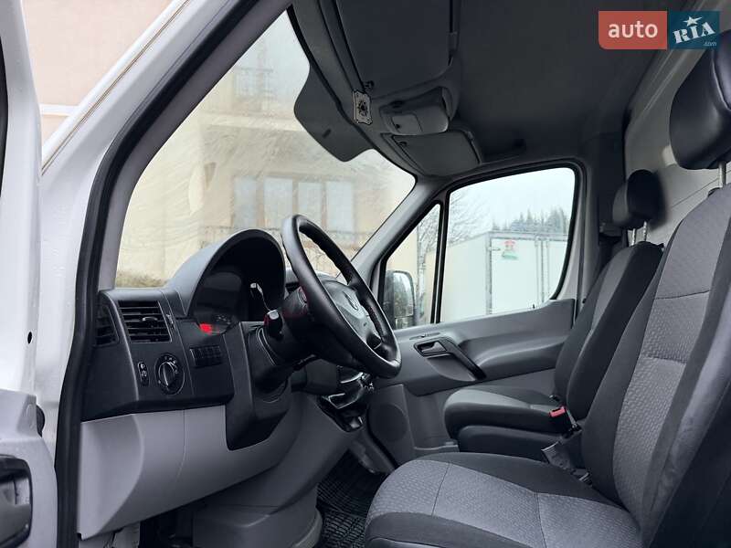 Грузовой фургон Volkswagen Crafter 2014 в Луцке