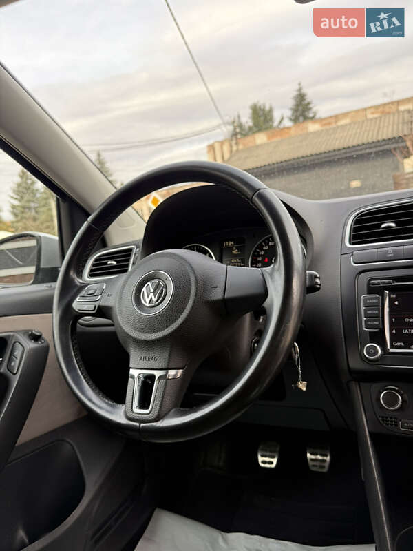 Хэтчбек Volkswagen Cross Polo 2012 в Тячеве