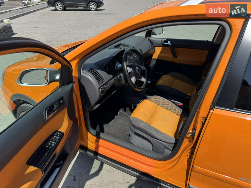 Хэтчбек Volkswagen Cross Polo 2008 в Львове