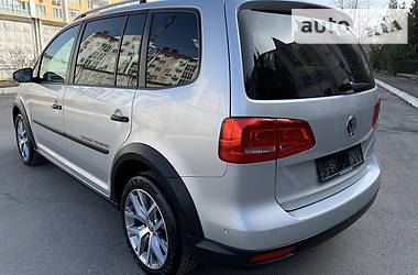 Минивэн Volkswagen Cross Touran 2015 в 