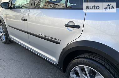 Минивэн Volkswagen Cross Touran 2015 в 