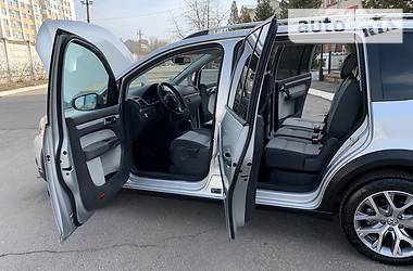 Минивэн Volkswagen Cross Touran 2015 в 