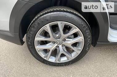 Минивэн Volkswagen Cross Touran 2015 в 