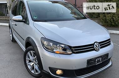Минивэн Volkswagen Cross Touran 2015 в 