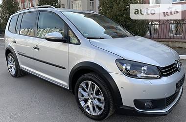 Минивэн Volkswagen Cross Touran 2015 в 