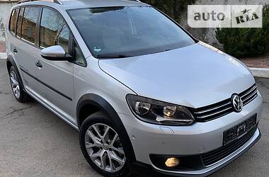 Минивэн Volkswagen Cross Touran 2015 в 
