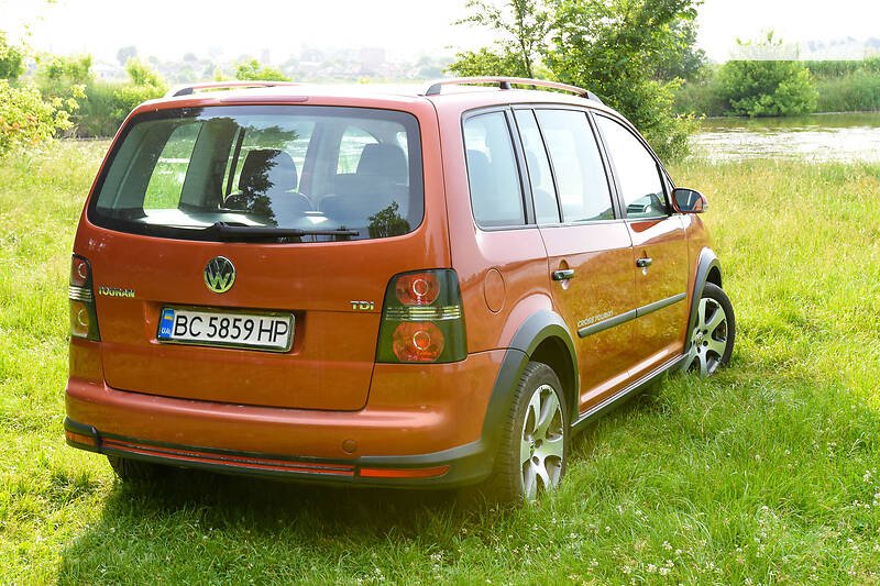 Мінівен Volkswagen Cross Touran 2007 в Городку