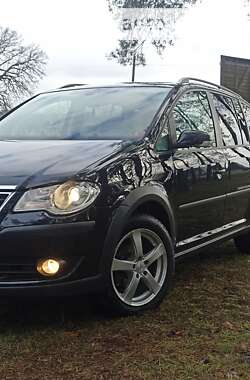 Минивэн Volkswagen Cross Touran 2007 в Дубно