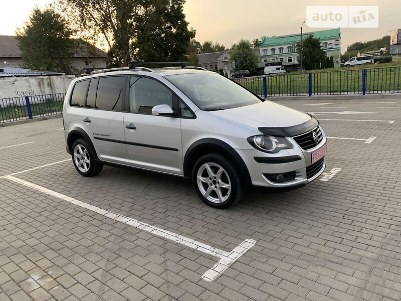 Минивэн Volkswagen Cross Touran 2007 в Нововолынске