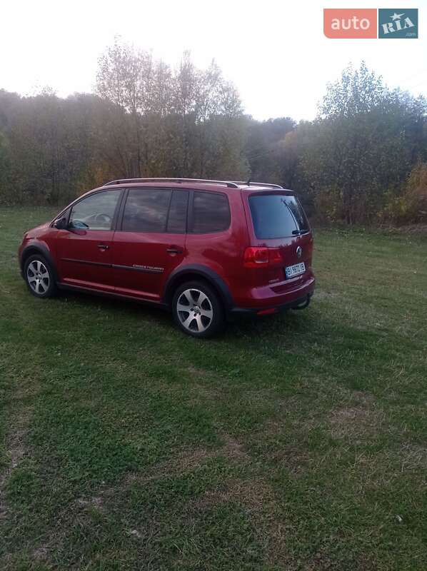Минивэн Volkswagen Cross Touran 2011 в Заводском