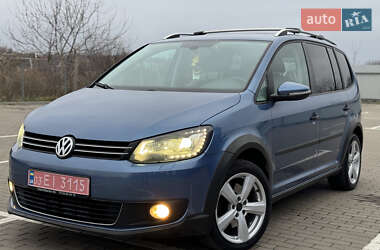 Volkswagen Cross Touran 2011