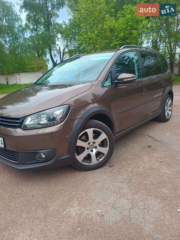 Volkswagen Cross Touran 2012