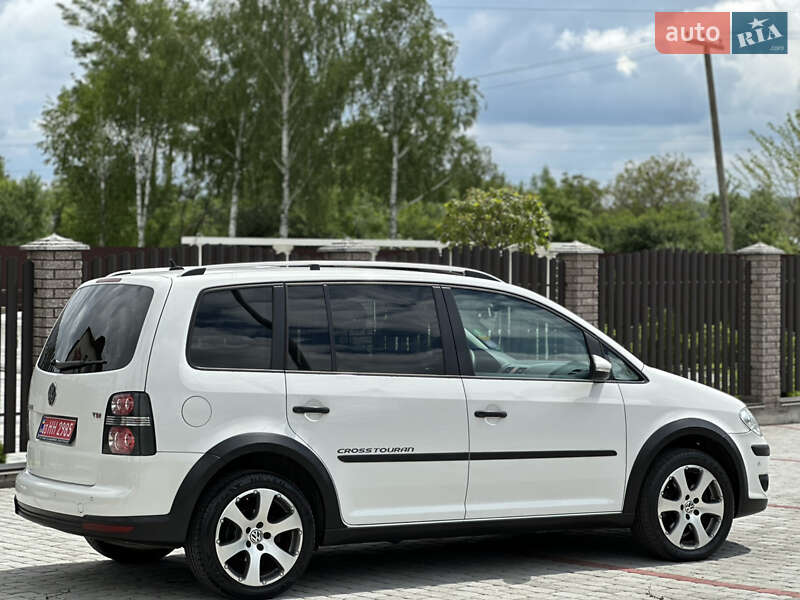 Минивэн Volkswagen Cross Touran 2010 в Староконстантинове