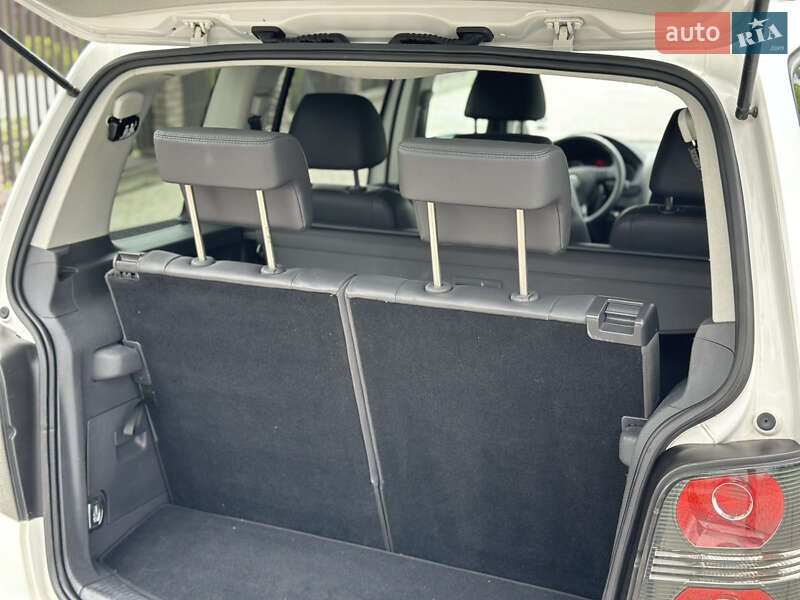 Минивэн Volkswagen Cross Touran 2010 в Староконстантинове