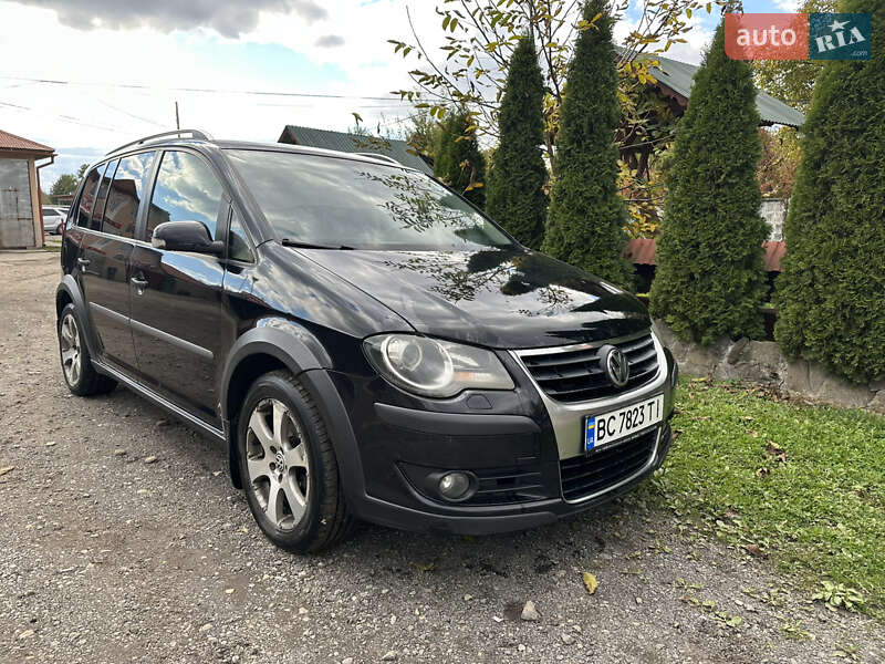 Минивэн Volkswagen Cross Touran 2007 в Жовкве