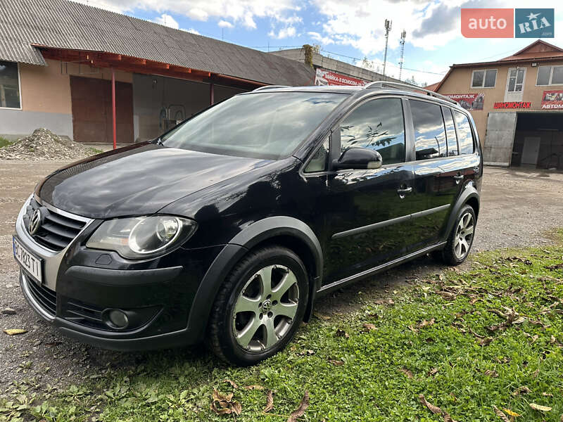 Минивэн Volkswagen Cross Touran 2007 в Жовкве