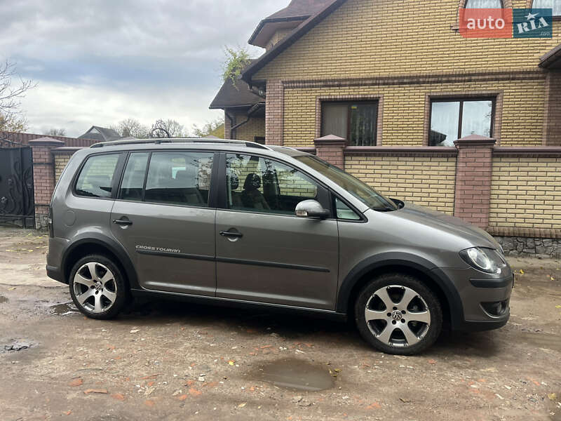 Минивэн Volkswagen Cross Touran 2008 в Ахтырке фото 14 Минивэн Volkswagen Cross Touran 2008 в Ахтырке
