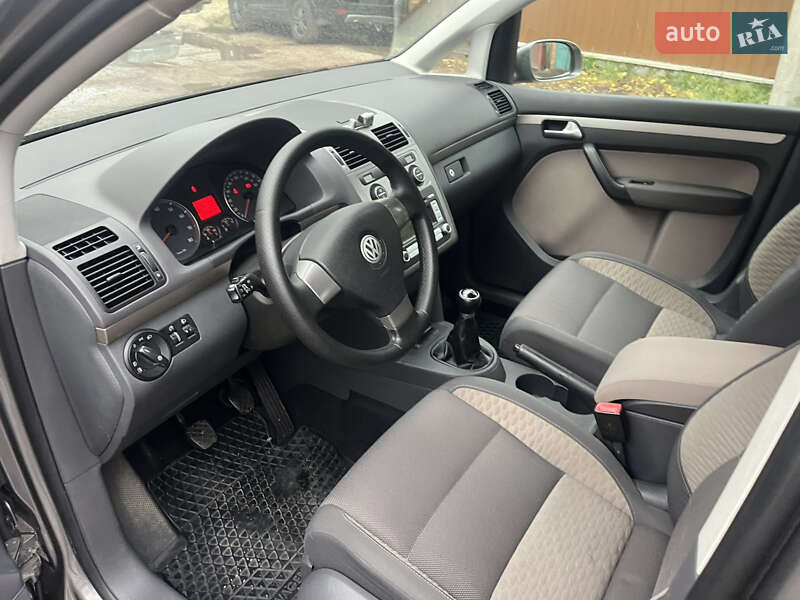 Минивэн Volkswagen Cross Touran 2008 в Ахтырке фото 40 Минивэн Volkswagen Cross Touran 2008 в Ахтырке