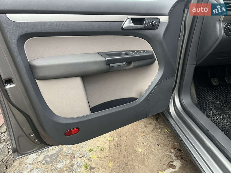 Минивэн Volkswagen Cross Touran 2008 в Ахтырке фото 44 Минивэн Volkswagen Cross Touran 2008 в Ахтырке