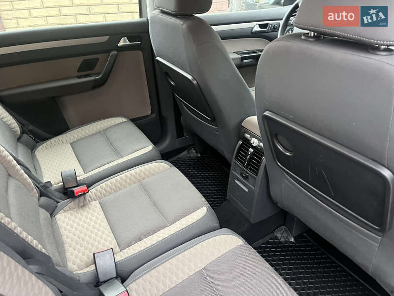 Минивэн Volkswagen Cross Touran 2008 в Ахтырке фото 59 Минивэн Volkswagen Cross Touran 2008 в Ахтырке