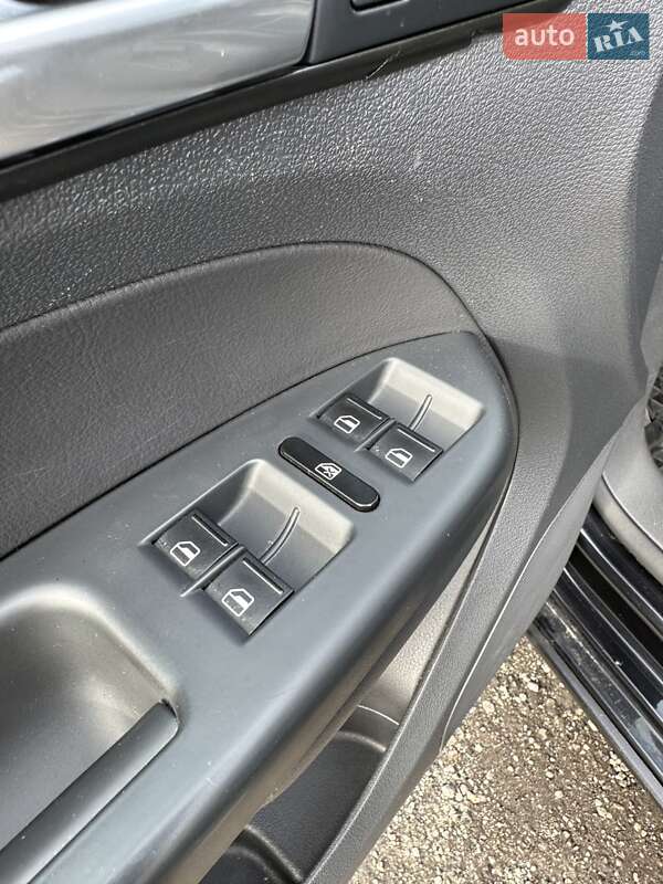 Минивэн Volkswagen Cross Touran 2009 в Белогородке фото 30 Минивэн Volkswagen Cross Touran 2009 в Белогородке