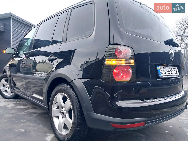 Минивэн Volkswagen Cross Touran 2008 в Самборе