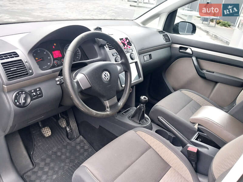 Минивэн Volkswagen Cross Touran 2008 в Самборе