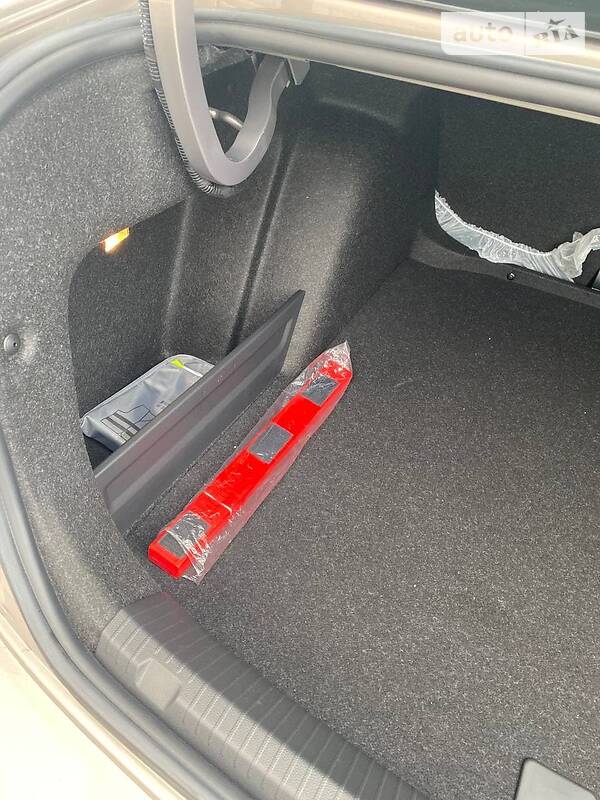 Седан Volkswagen e-Bora 2019 в Борисполе